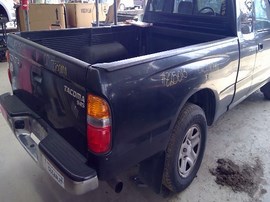 2002 TOYOTA TACOMA, BLACK, SR5, EXTD CAB, 2.4L, AT, 2WD,  Z25013